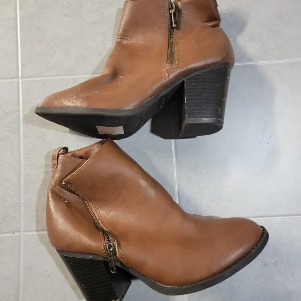 Attention Womens Auden Cognac Brown Side Zip Block Heel Ankle Booties Size 8 M